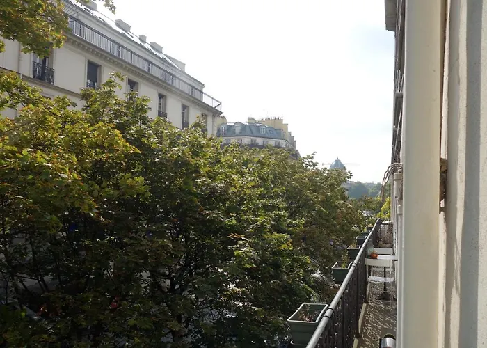 Clair Et Lumineux Au Centre De