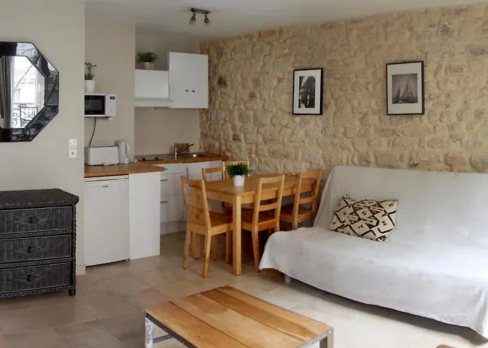 Clair Et Lumineux Au Centre De 아파트 *