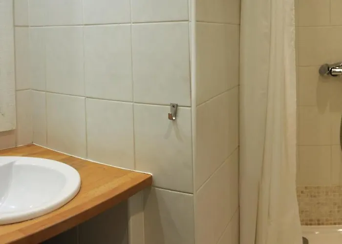 아파트 Clair Et Lumineux Au Centre De *